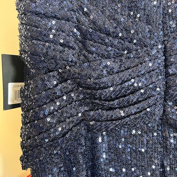 NWT Mac Duggal V-Neck Sequin Wrap Waist Gown Midnight Size 18 - Picture 15 of 15